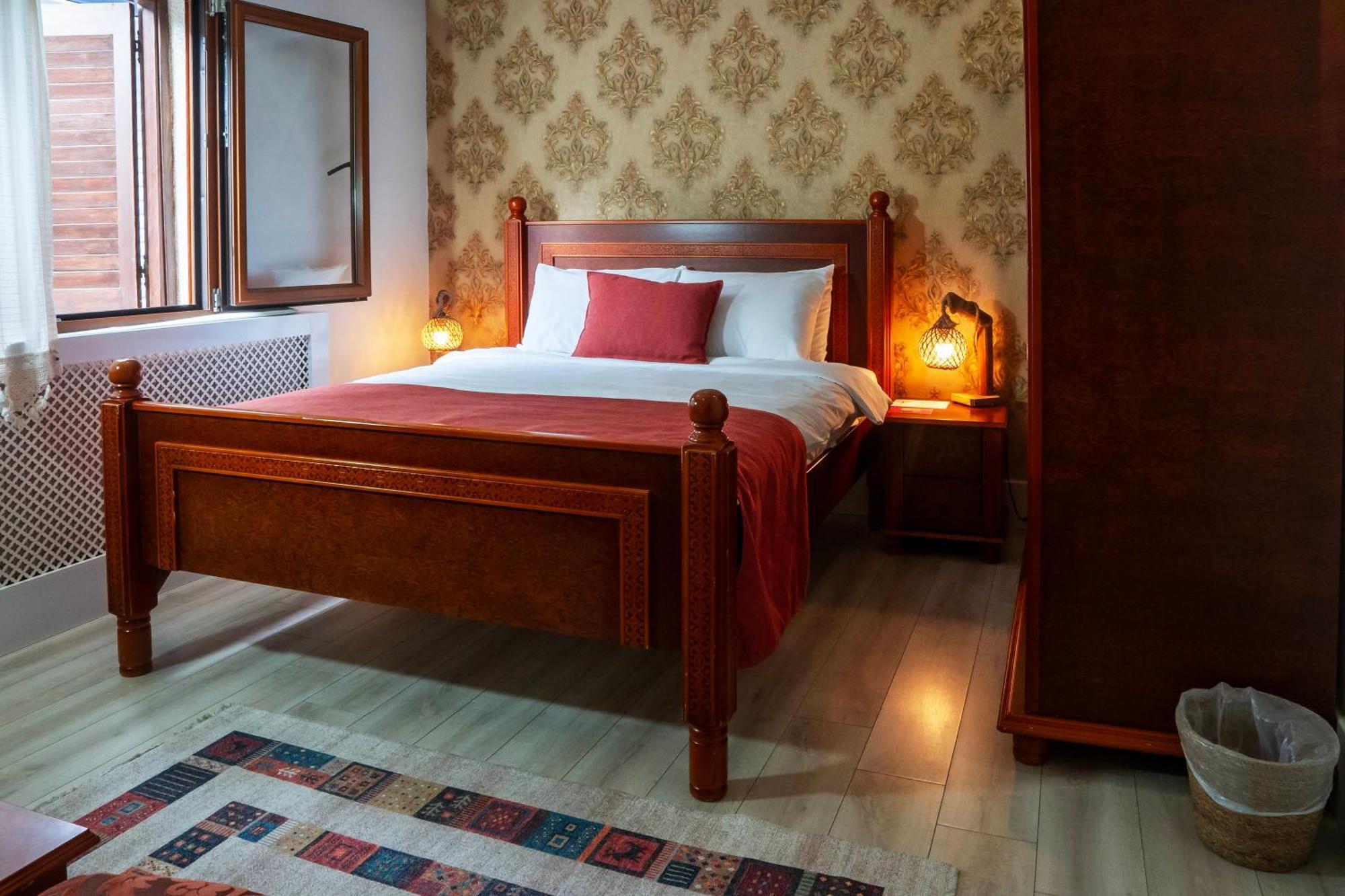 Hotel Black Lotus