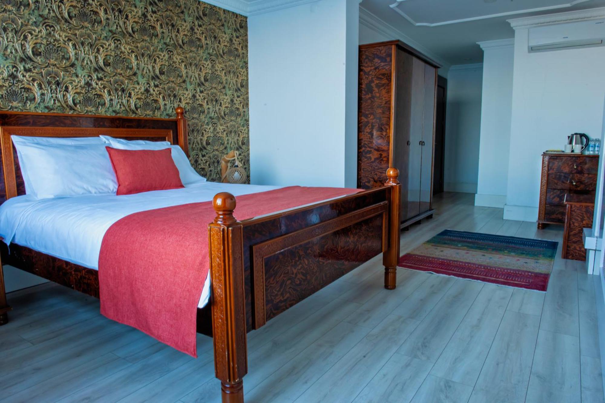 Hotel Black Lotus *